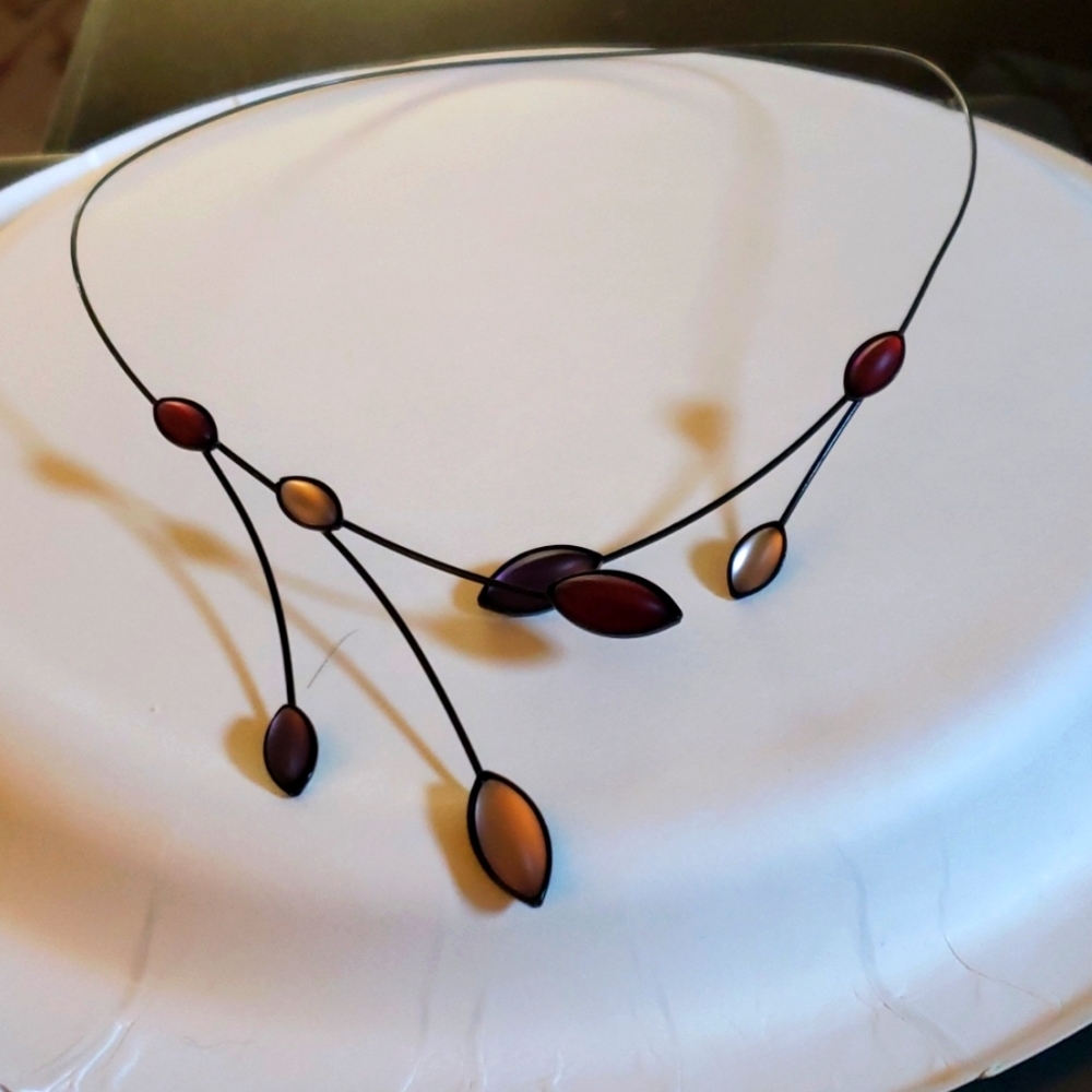 No clasp open front bead necklace